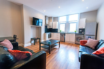 Medium luxury student two bed flat  1 